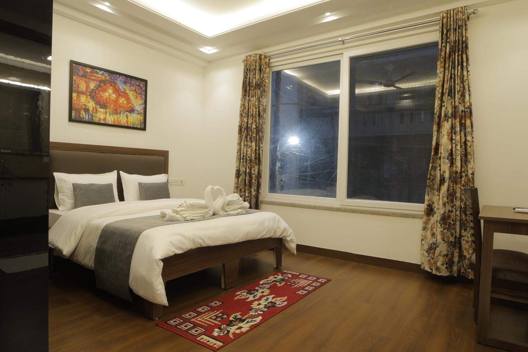 Under My Roof Superio Bed and Breakfast New Delhi Exteriör bild