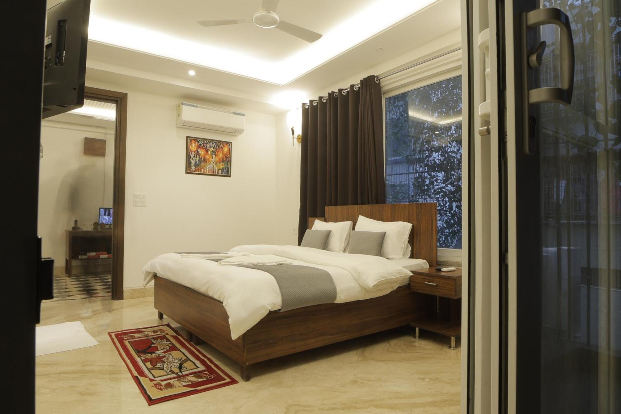 Under My Roof Superio Bed and Breakfast New Delhi Exteriör bild