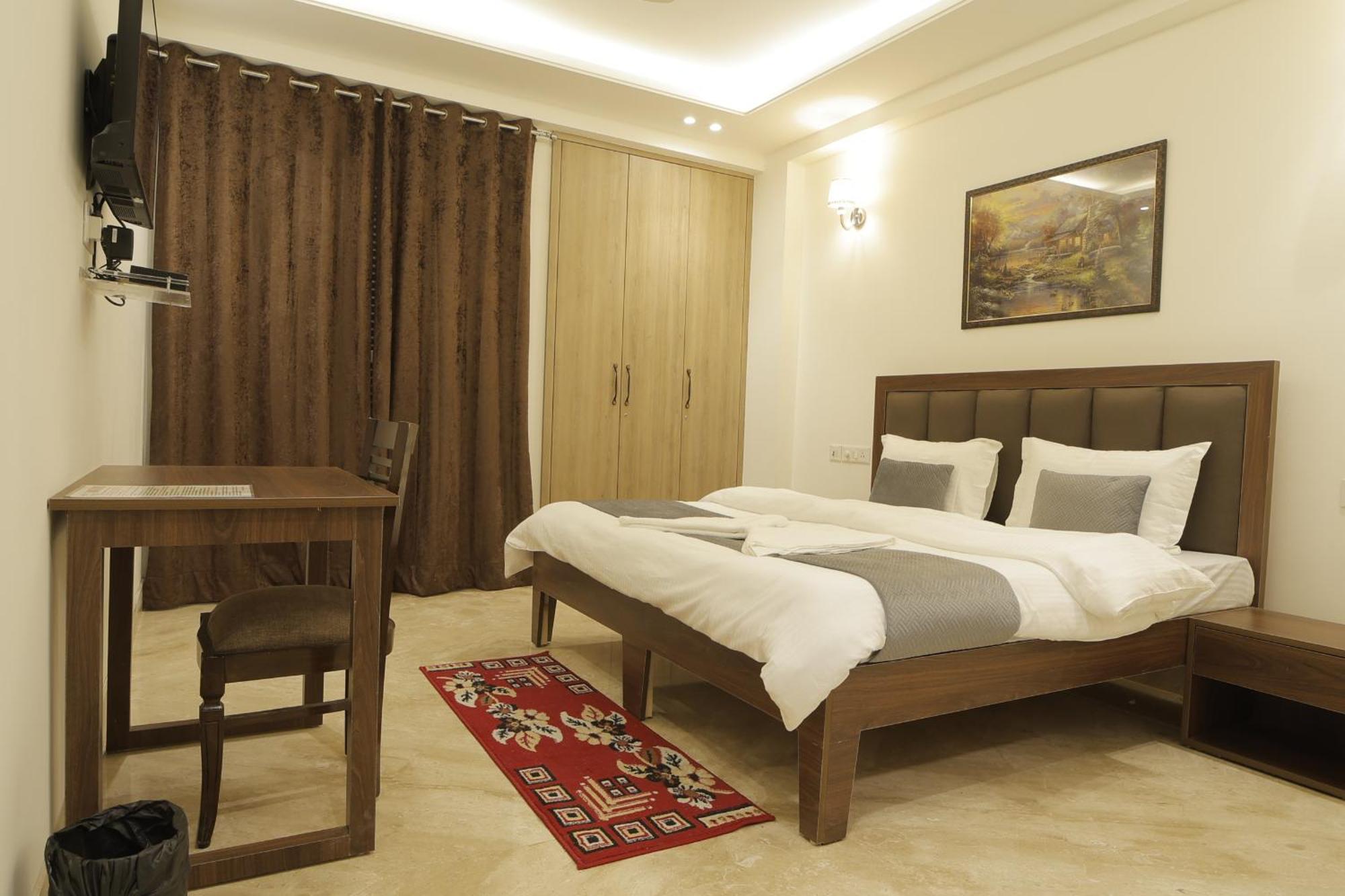 Under My Roof Superio Bed and Breakfast New Delhi Exteriör bild